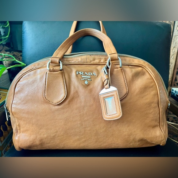 ❤️ SALE!!! ❤️ Prada Caramel Saffiano Leather Shoulder Bag - Picture 1 of 14